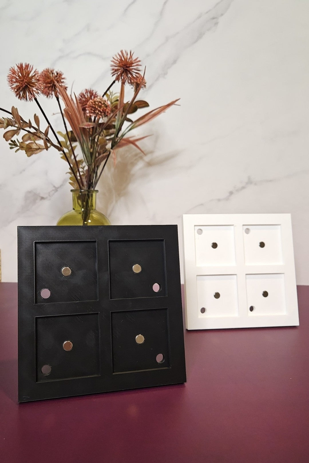 Square Magnetic Frame w/ Removable Leg